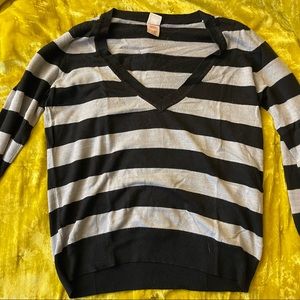 XL black and gray stripe v neck sweater